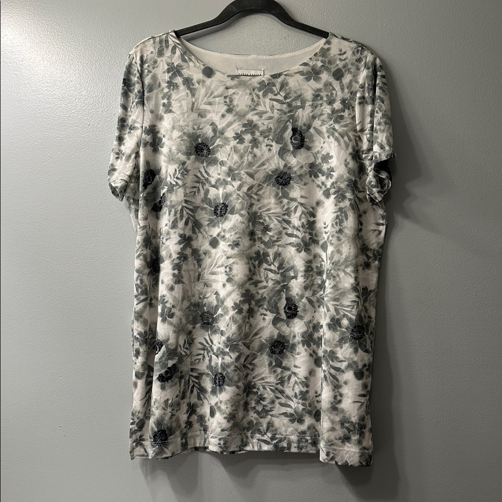 Susan Graver Gray Floral Top